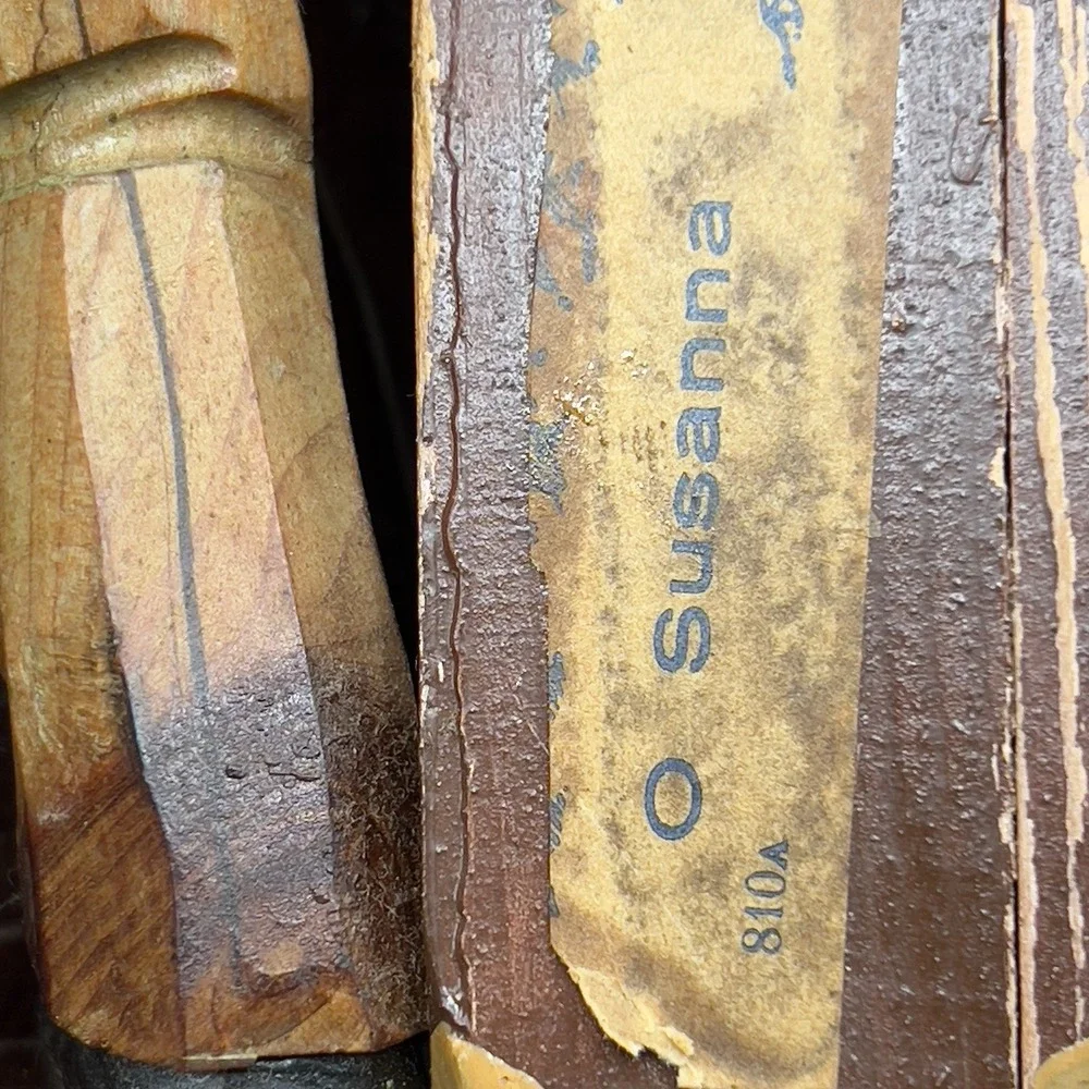 ANRI Carved Wood Drunk Man w Birds & Suitcase Music Box Barrel Cigarette‎ Holder